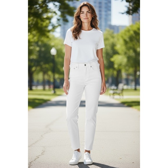 Hudson Jeans White Denim Straight Leg Womens‎ Size 29 Premium Casual Everyday